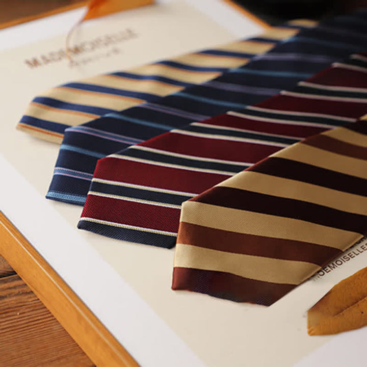 Klassische tägliche Bürokrawatte für Männer mit Streifen