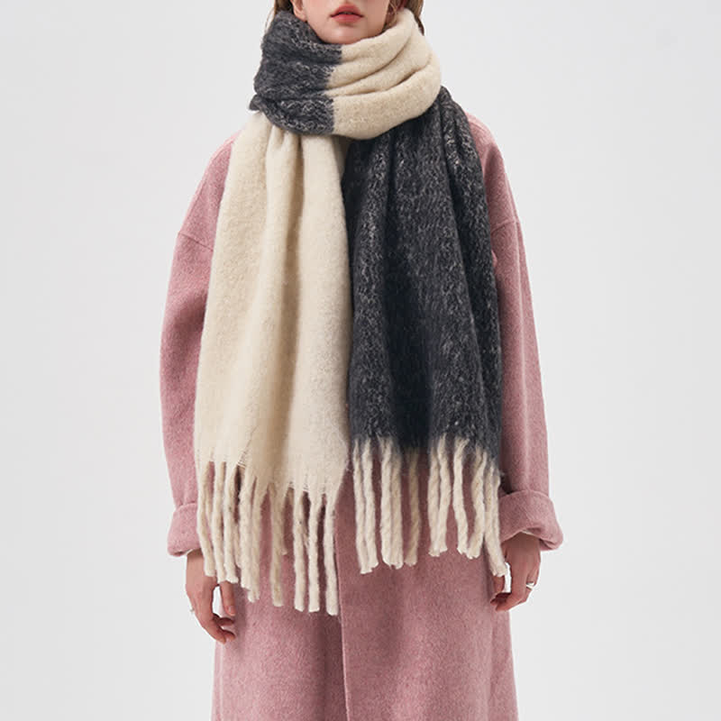 Einfacher zweifarbiger Winterschal mit Fransen für Damen
