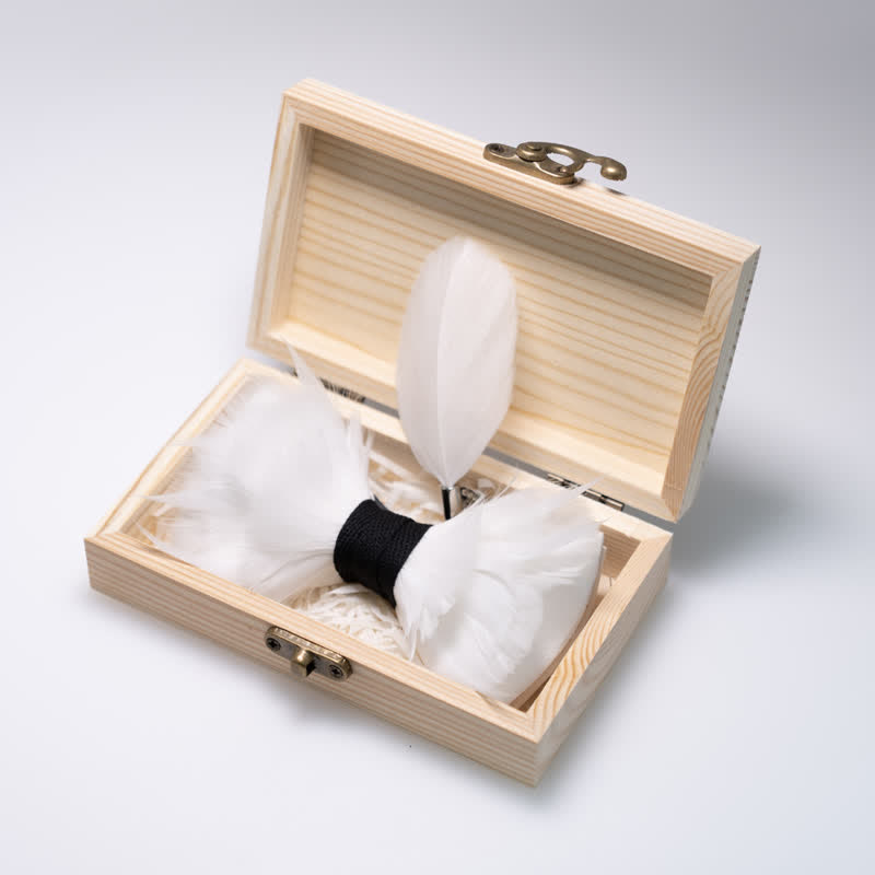 Weiß & Schwarz Elegante Federfliege mit Reversnadel - image 2