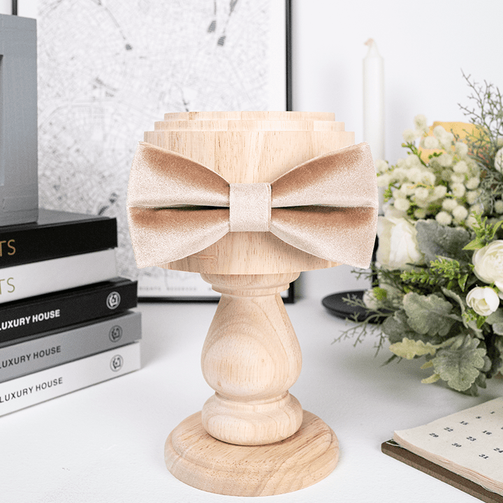 Champagnerfarbene Samtfliege für Männer in Uni