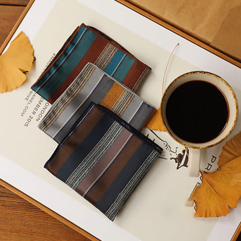 2-teiliges Herren-Set aus britischen, farblich kontrastierenden gestreiften Krawatten