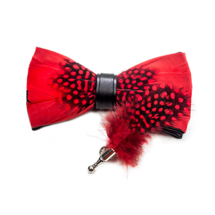 Rote & schwarze Fink-Federschleife mit Reversnadel
