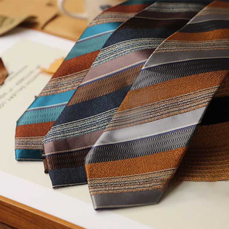 2-teiliges Herren-Set aus britischen, farblich kontrastierenden gestreiften Krawatten