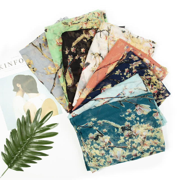 Leichter Schal mit blühenden Blumen und Vögeln für Frauen