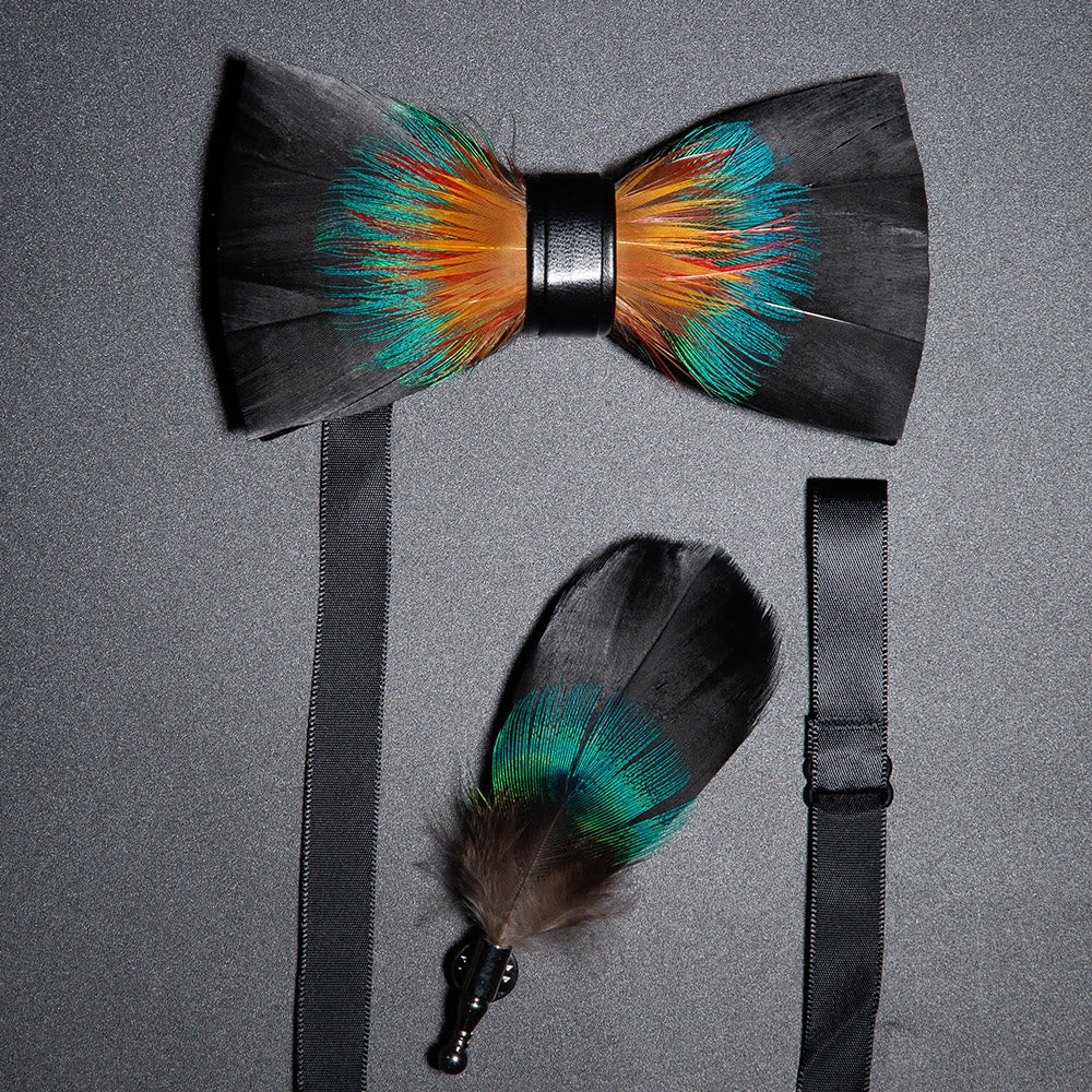 Schwarz & Orange Noble Federfliege mit Reversnadel