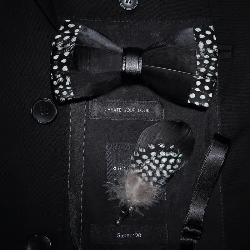 Schwarze Federfliege mit Polka-Dots und Reversnadel