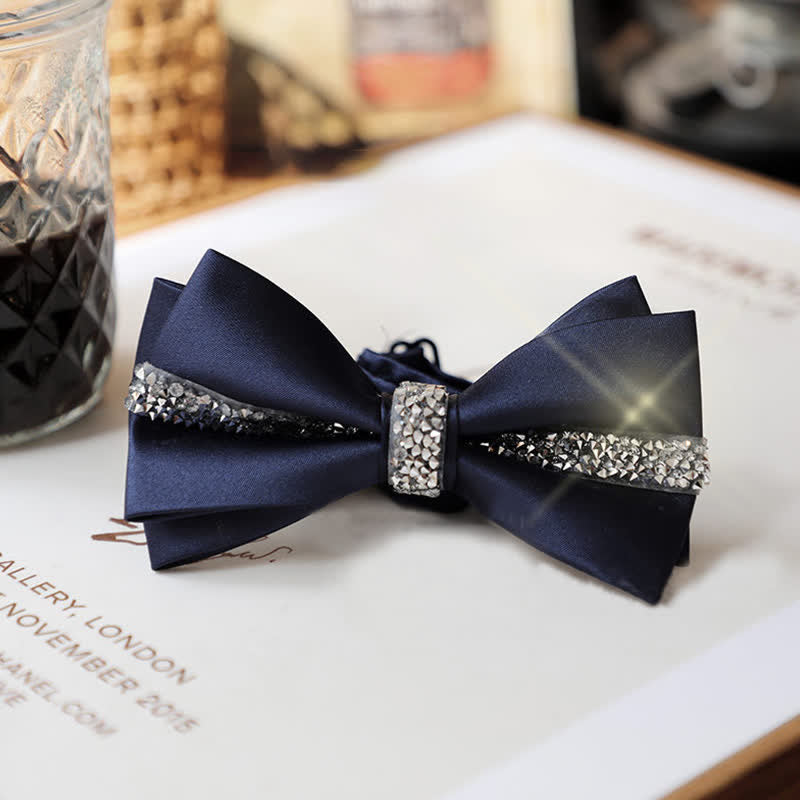 Herren-Set aus Satin mit Fliege und Einstecktuch und glänzendem Strass