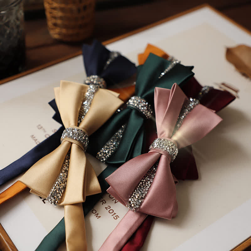 Herren-Set aus Satin mit Fliege und Einstecktuch und glänzendem Strass