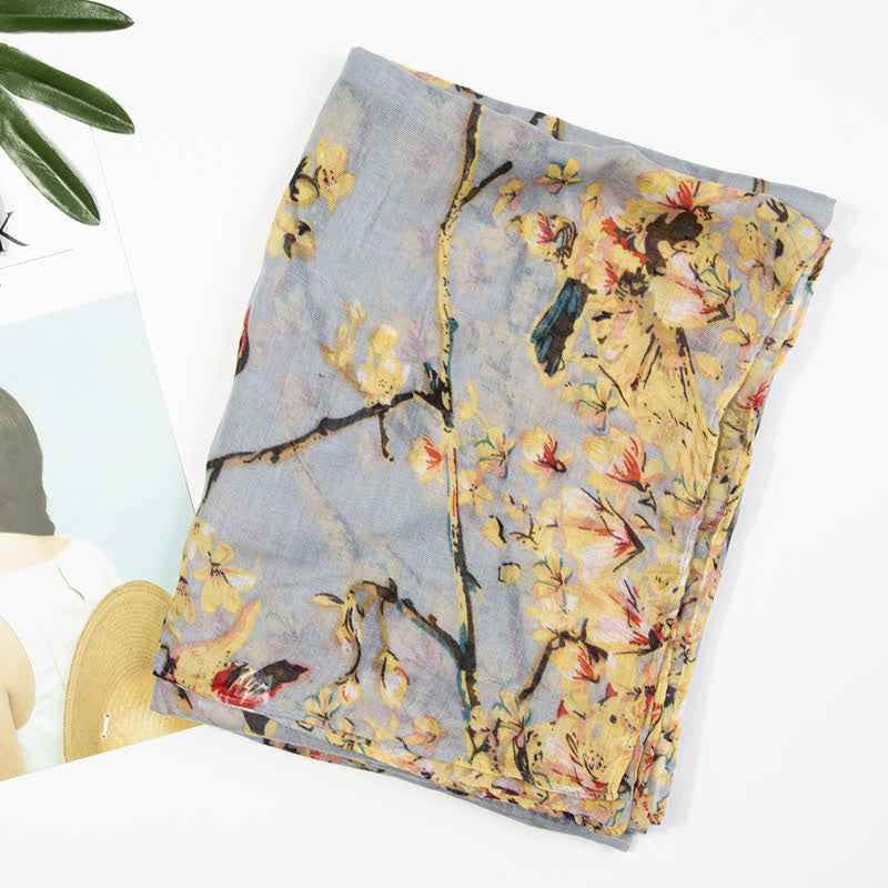 Leichter Schal mit blühenden Blumen und Vögeln für Frauen