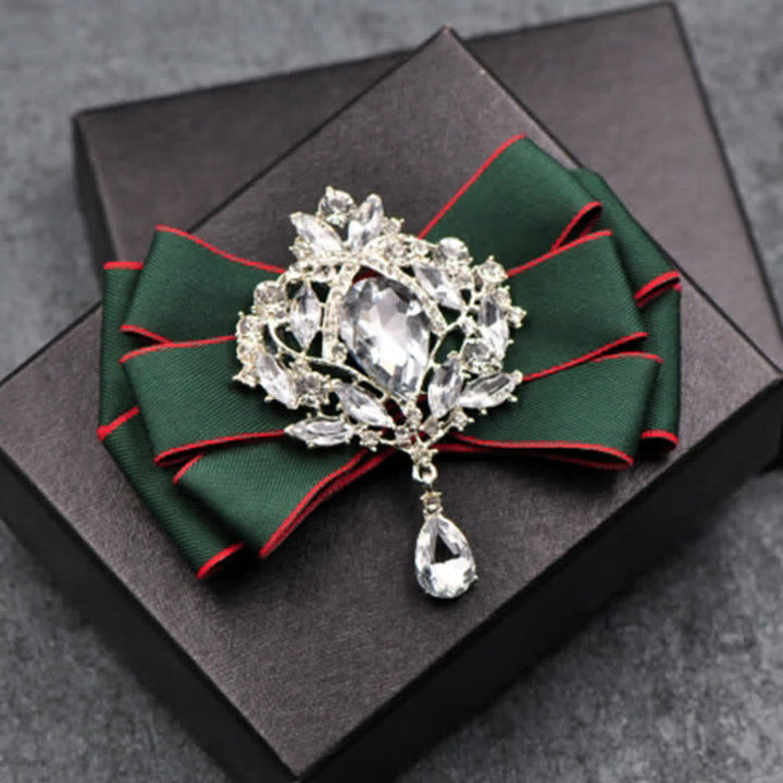 3er-Set gestreifte Anstecknadel mit Strass und Fliege
