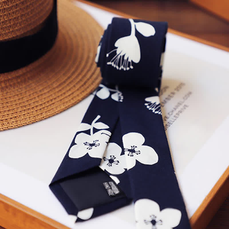 Elegante, florale, schmale Krawatte für Herren