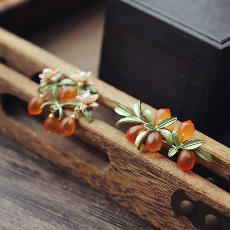 Pastorale Orangenfrucht-Beeren-Brosche für Frauen