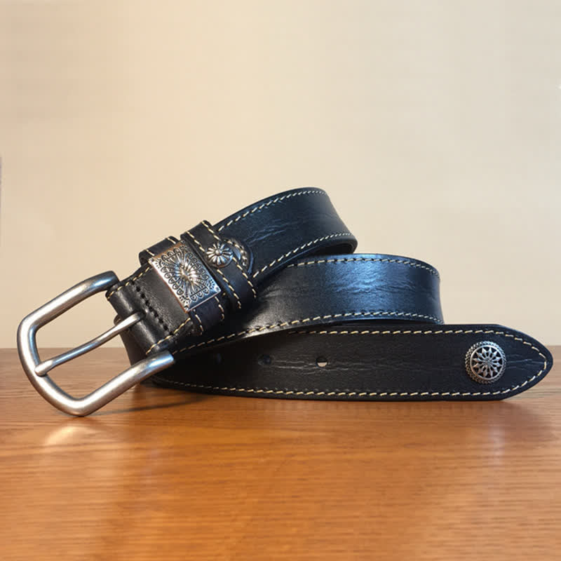 Herrengürtel aus Vollnarbenleder mit Vintage-Nietendekor
