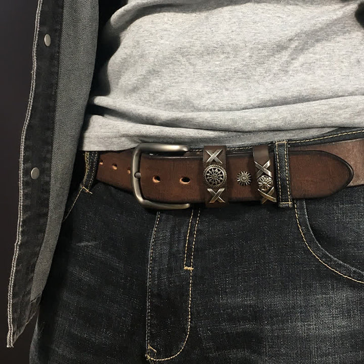Einzigartiger handgefertigter Ledergürtel mit Nieten für Herren