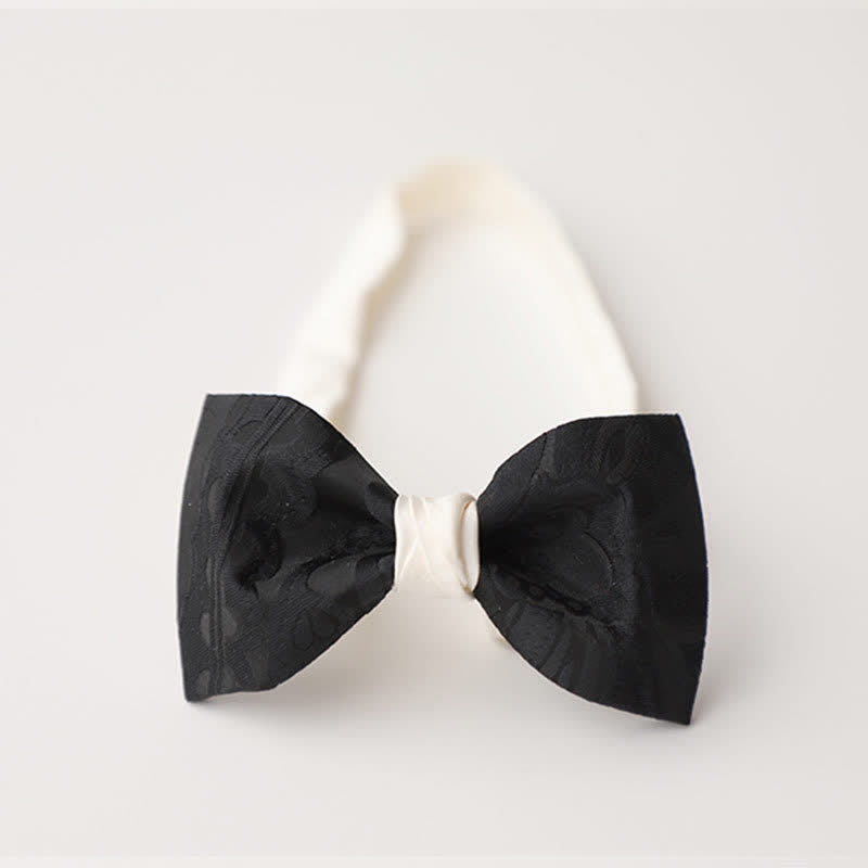 Elegante schwarze Fliege für Männer mit weißer Kombination