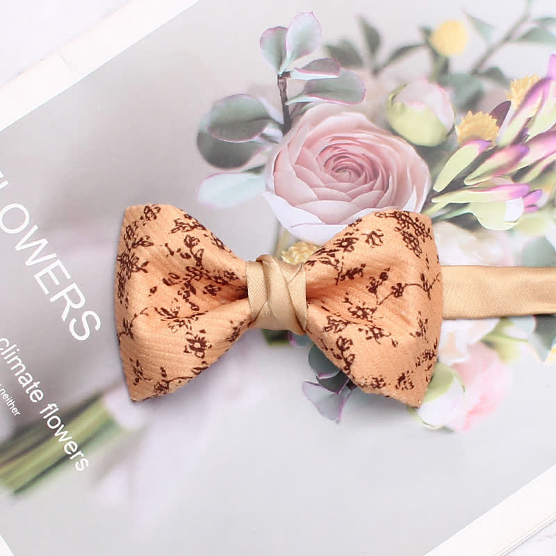 Herren Aprikosenfarbene Fliege mit Zartem Blumenmuster