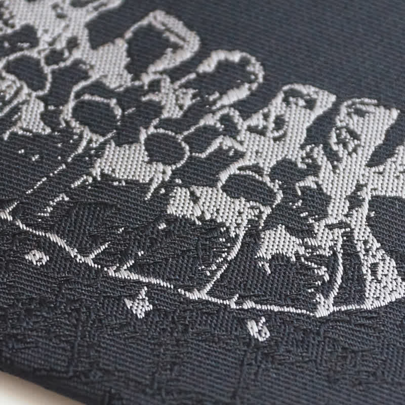 Schwarze Herren-Krawatte mit Totenkopfwirbelsäule-Stickerei