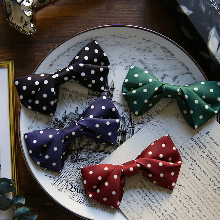 Elegante weiße Herrenfliege mit weißen Punkten - image 0