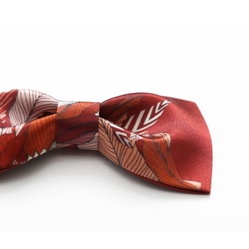 Herrenhochzeitsfliege mit rotem Blumenmuster