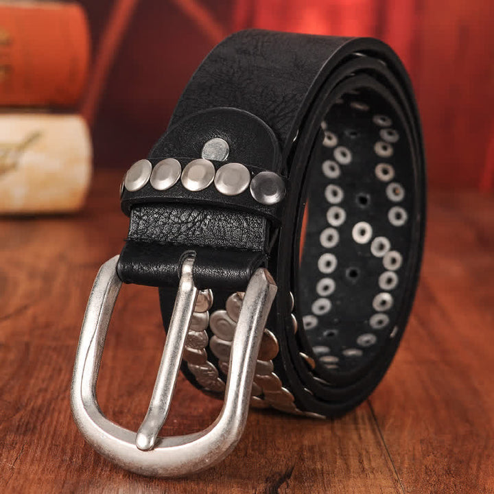 Damenstilvolles Lederarmband mit Metallplättchennieten