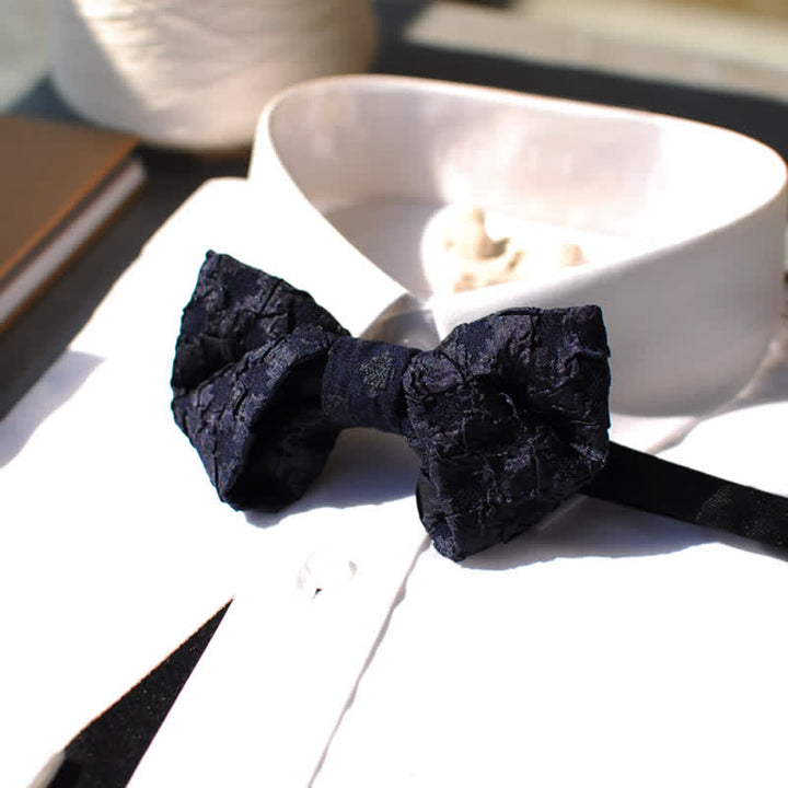 Elegante schwarze Jacquard-Blumenfliege für Herren