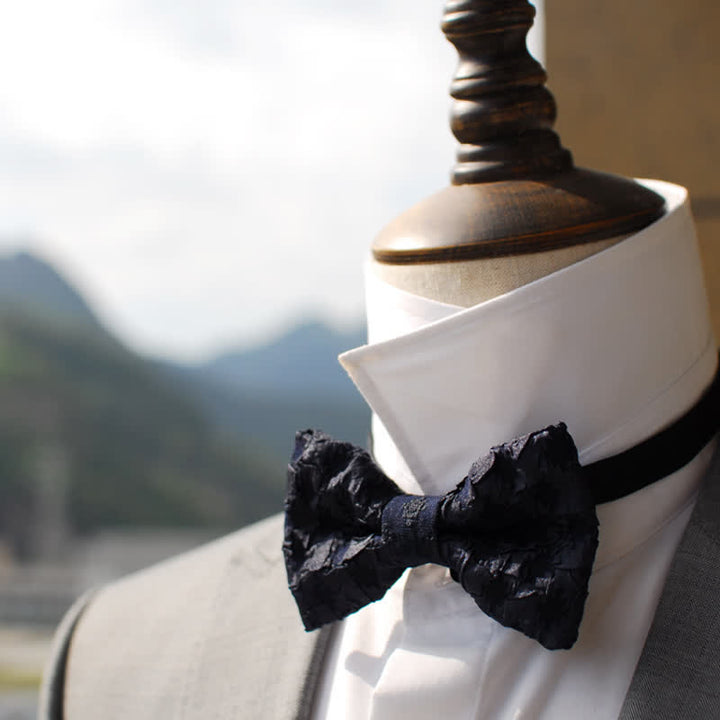Elegante schwarze Jacquard-Blumenfliege für Herren