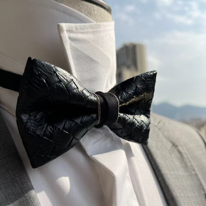 Herren-Fliege aus schwarzem Leder mit Webmusterdesign