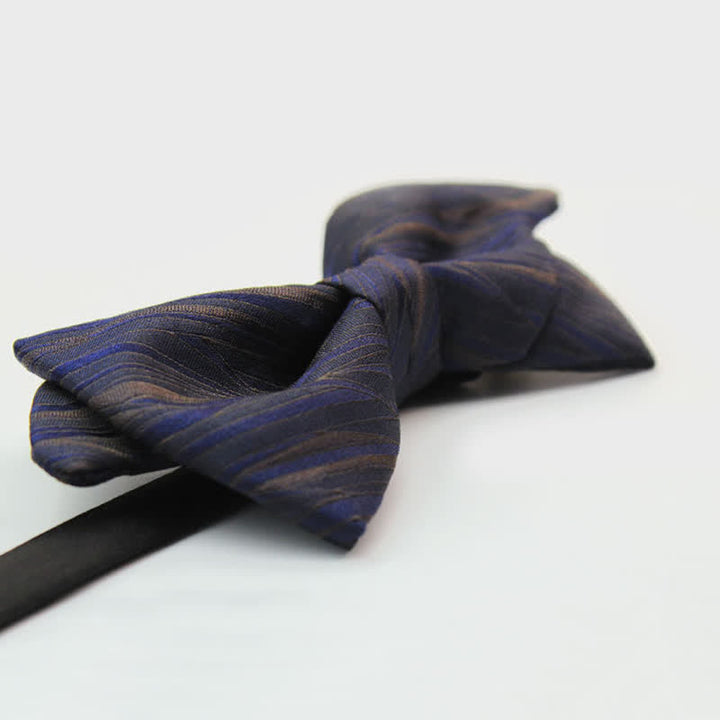 Männer's subtile gestreifte Jacquard dunkelblaue Fliege
