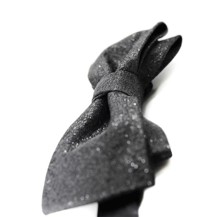 Elegante schwarze Fliege mit dezentem Glanz für Männer