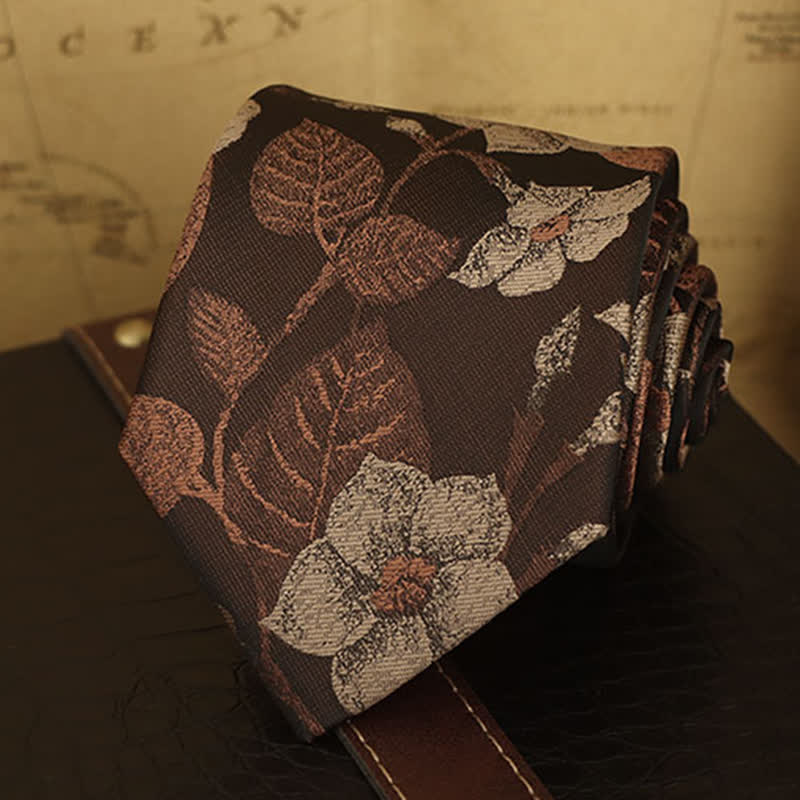 Herren Fliege mit herbstlichem braunen Blätter- und Blumenmuster