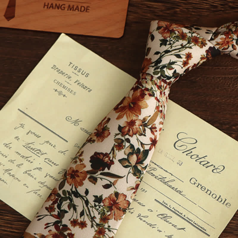 Lässige Krawatte mit Blumenmuster in Orange und Elfenbein für Herren