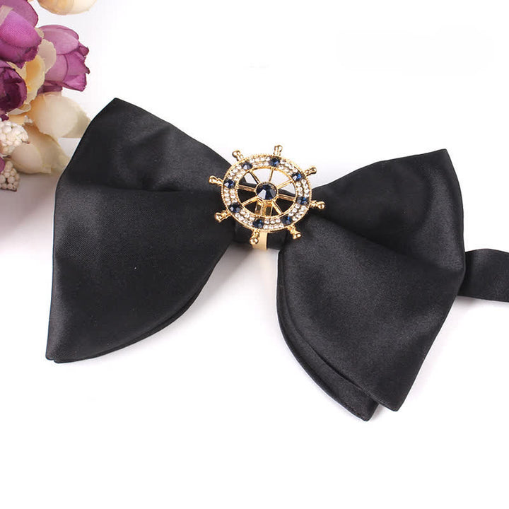 Schwarze Herrenfliege mit Strass-Schmetterling im Oversized Pointed-Design