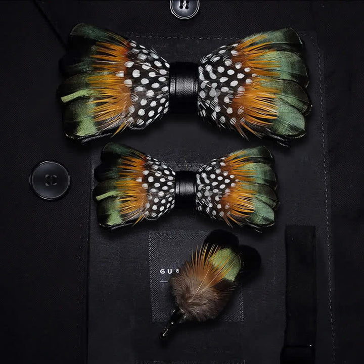 Kind's Waldgrün & Orange Vintage Federfliege mit Anstecknadel