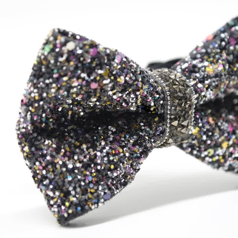 Funkelnde, farbenfrohe Herrenfliege mit Strass