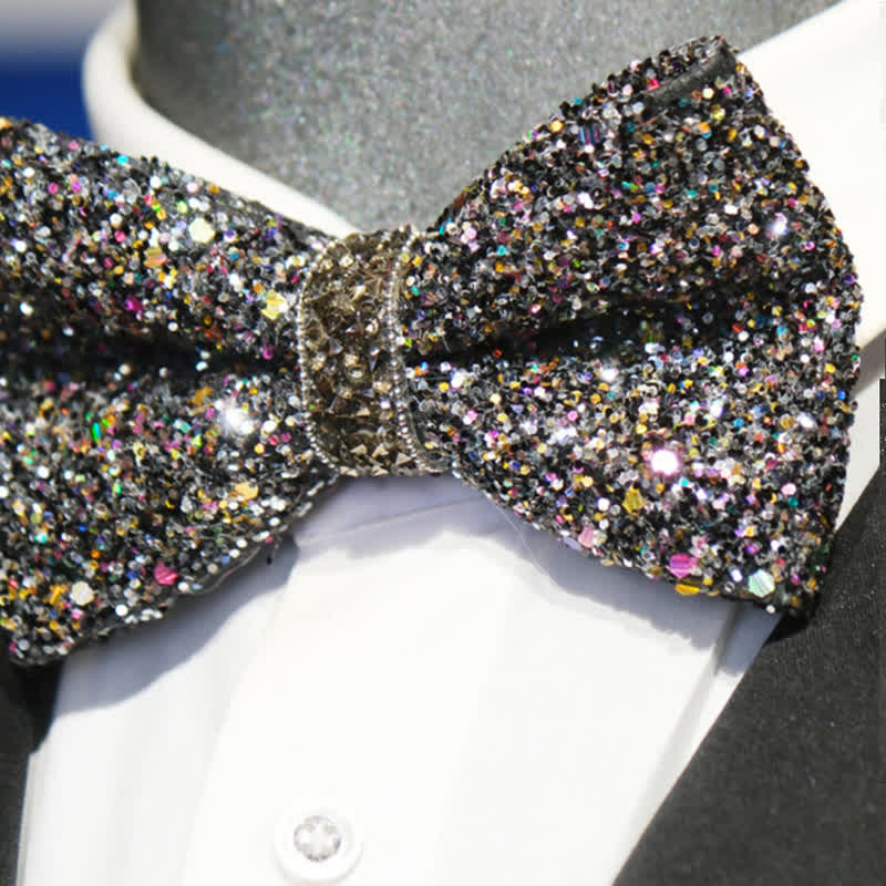 Funkelnde, farbenfrohe Herrenfliege mit Strass