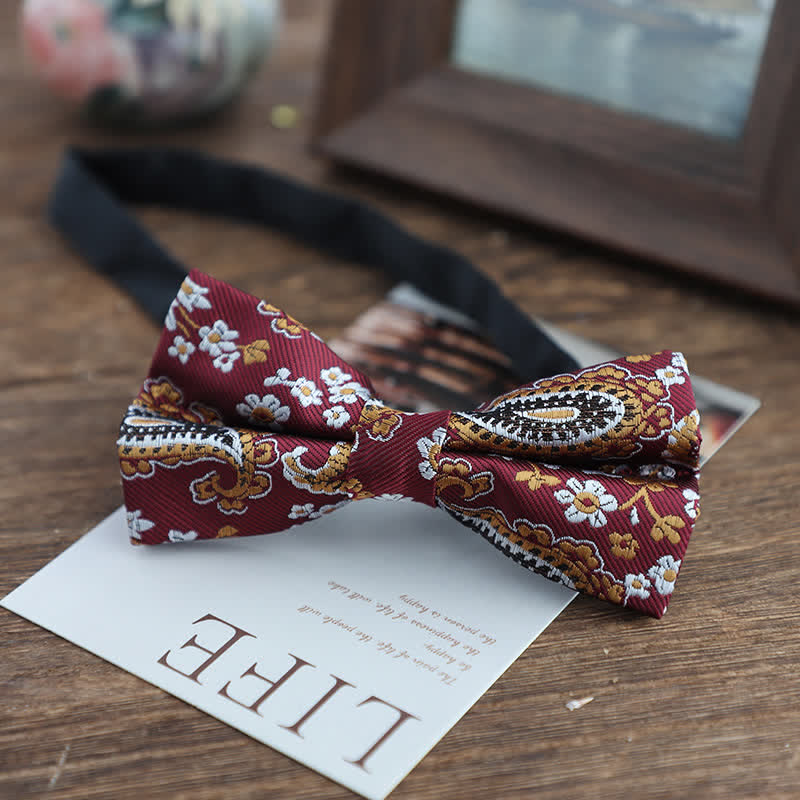 Jacquard-Fliege mit Paisleymuster in leuchtenden Farben für Herren