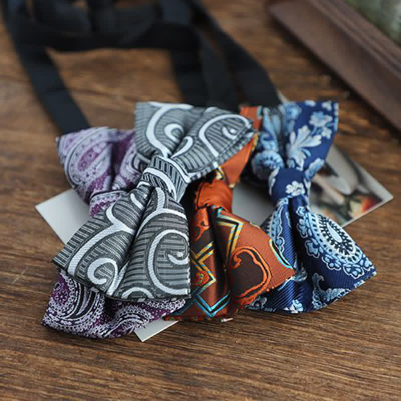Jacquard-Fliege mit Paisleymuster in leuchtenden Farben für Herren