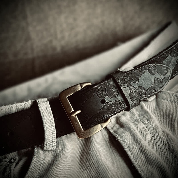 Zarter Vintage-Gürtel mit Blumenprägung aus Leder