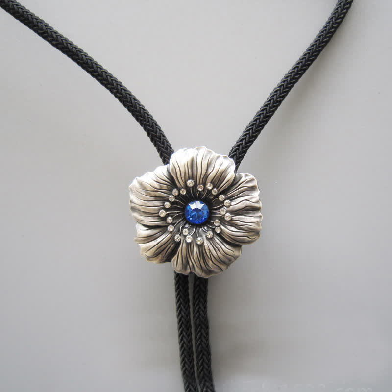 Blaue künstliche Kristall-Rhinestone-Blumenform-Bolo-Krawatte