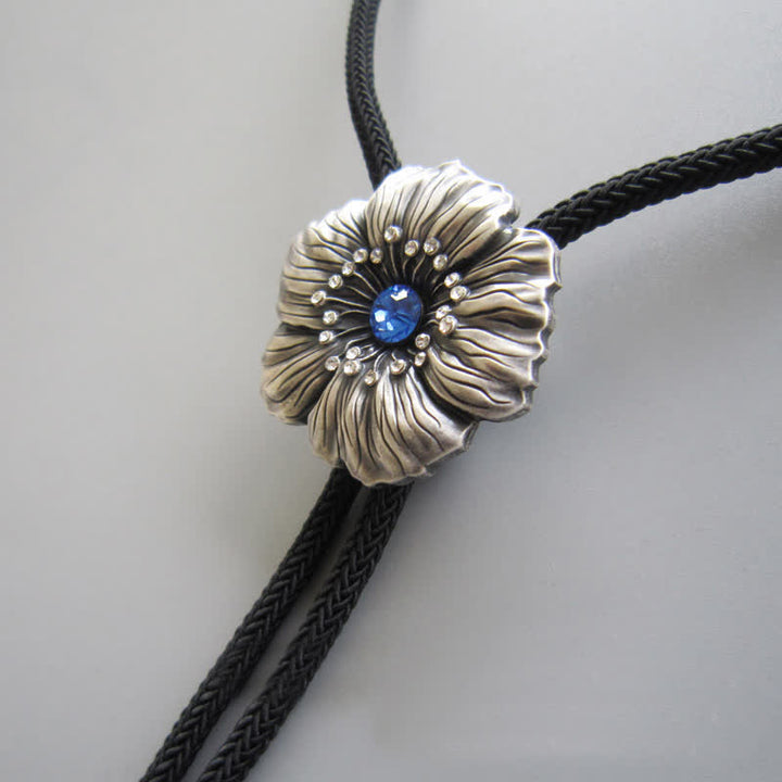 Blaue künstliche Kristall-Rhinestone-Blumenform-Bolo-Krawatte