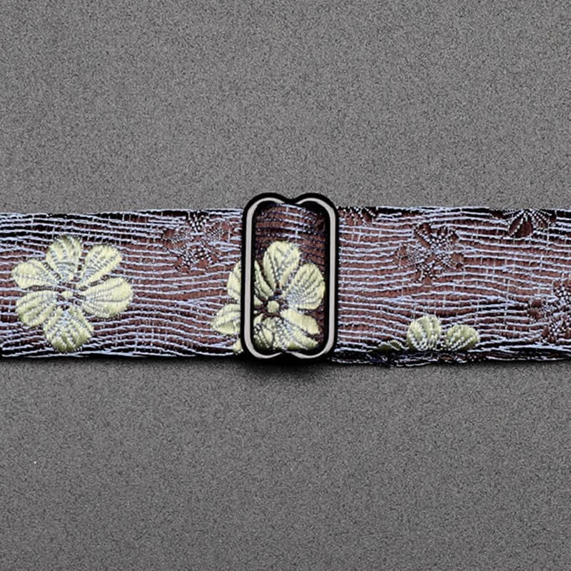 Luxuriöse Blumenkrawatte mit kleinem Gänseblümchen für Männer