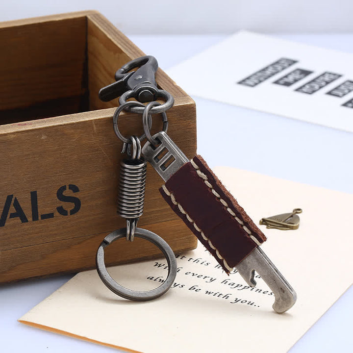 Kreativer Schlüsselanhänger aus Leder in antiker Farbe mit Flaschenöffner - image 2