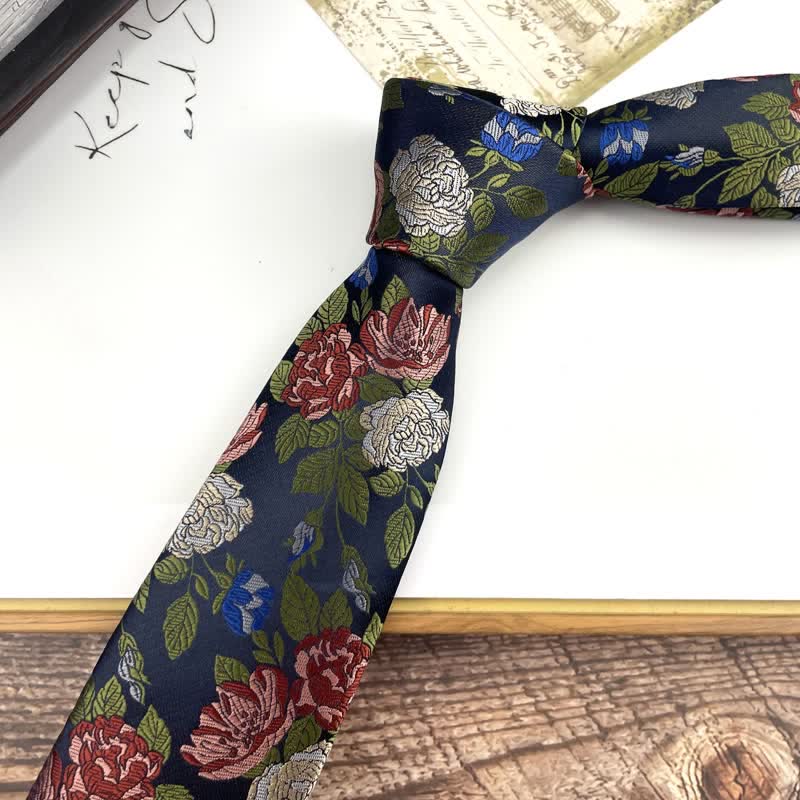 Herrenkrawatte im Vintage-Stil mit blauem und rotem Rosenprint