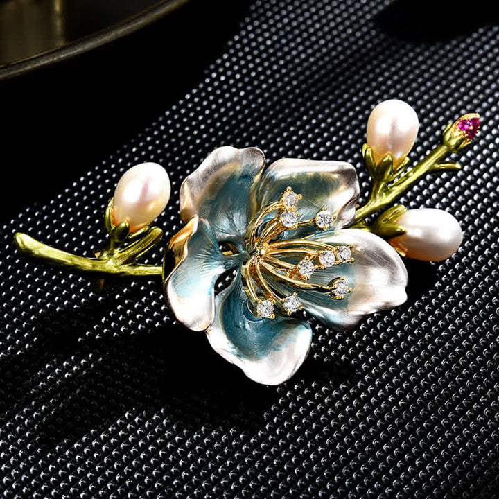 Brosche aus blauer Emaille mit Magnolienblume und unechter Perle für Damen