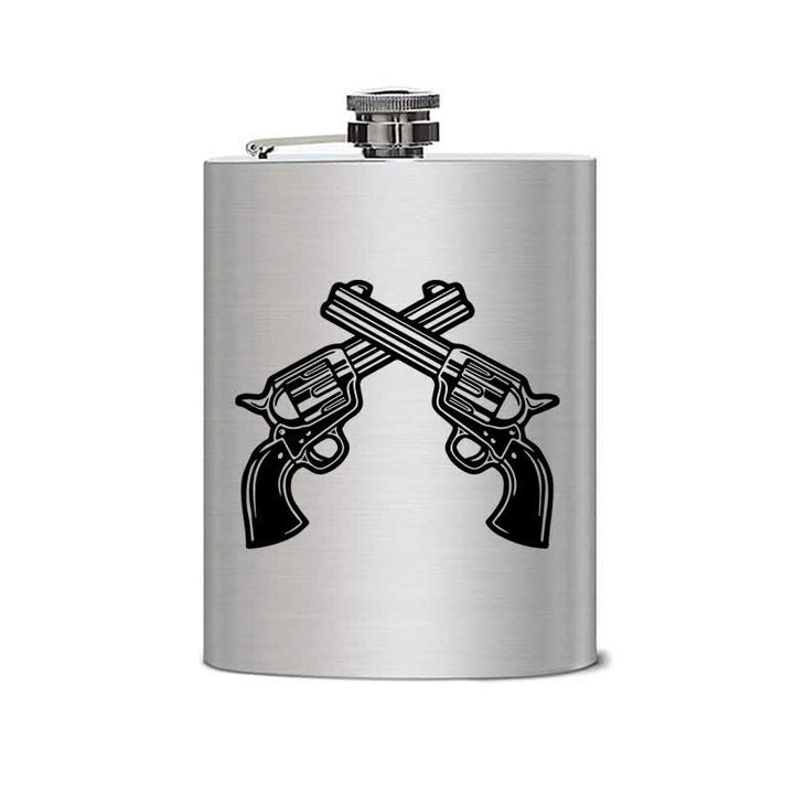 3-8 oz Tragbarer Flachmann aus Edelstahl mit gekreuzten Pistolen und Lasermuster - image 1