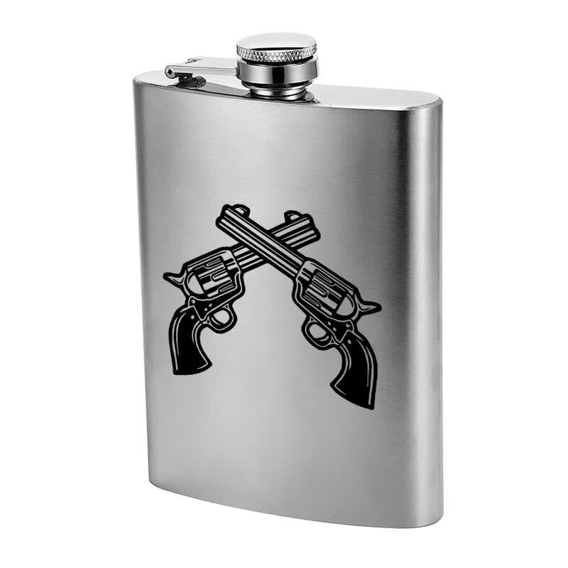 3-8 oz Tragbarer Flachmann aus Edelstahl mit gekreuzten Pistolen und Lasermuster - image 4