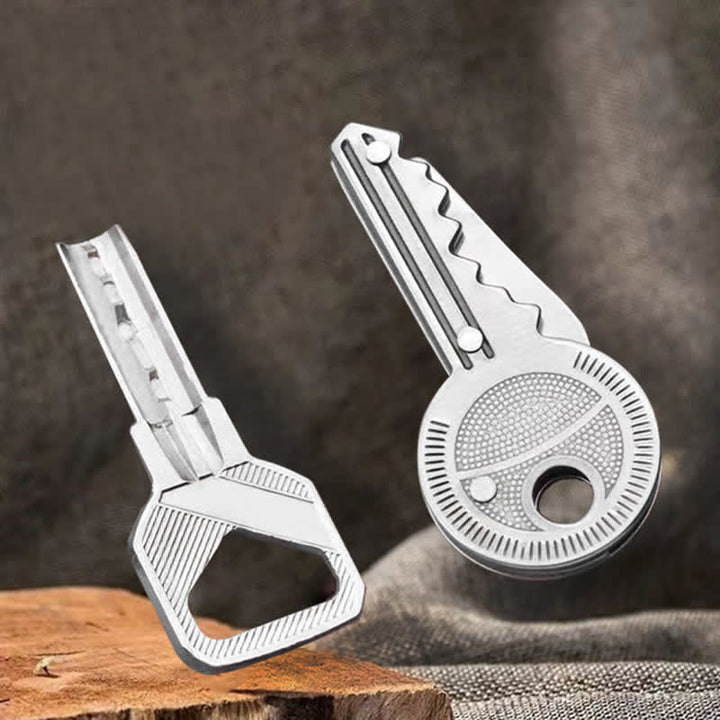 Kompaktes Mini-Klappmesser in Schlüsselform als Schlüsselanhänger