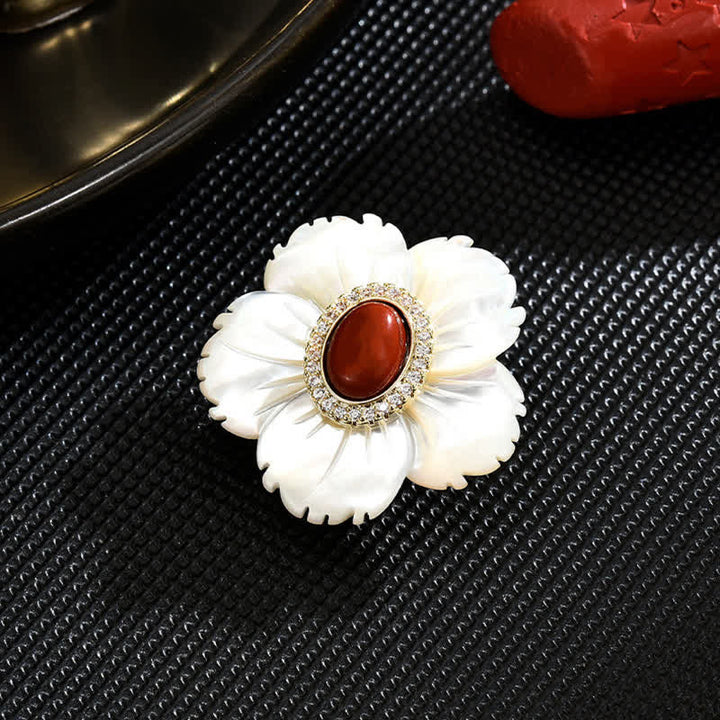 Damen-Brosche mit natürlicher Muschelblume und rotem Achat