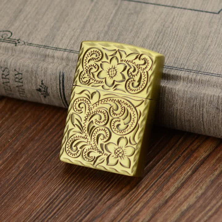 Nachfüllbares Butanfeuerzeug mit elegantem Blumenrelief-Design