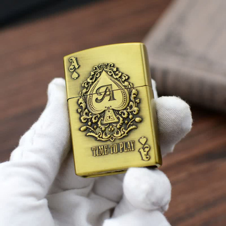 Nachfüllbares Butanfeuerzeug mit Lucky ACE Poker-Relief-Design
